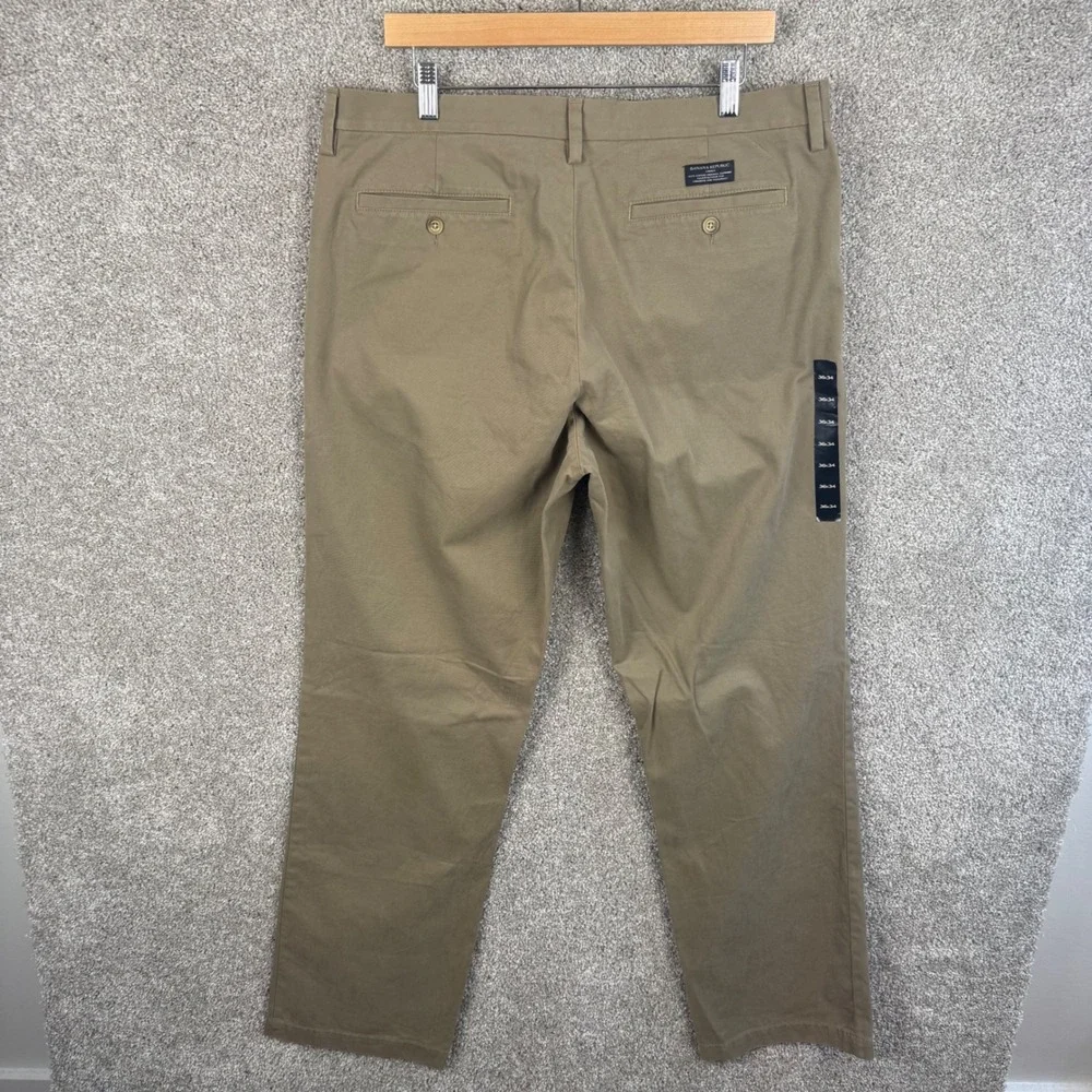Banana Republic Men's Chinos - Olive